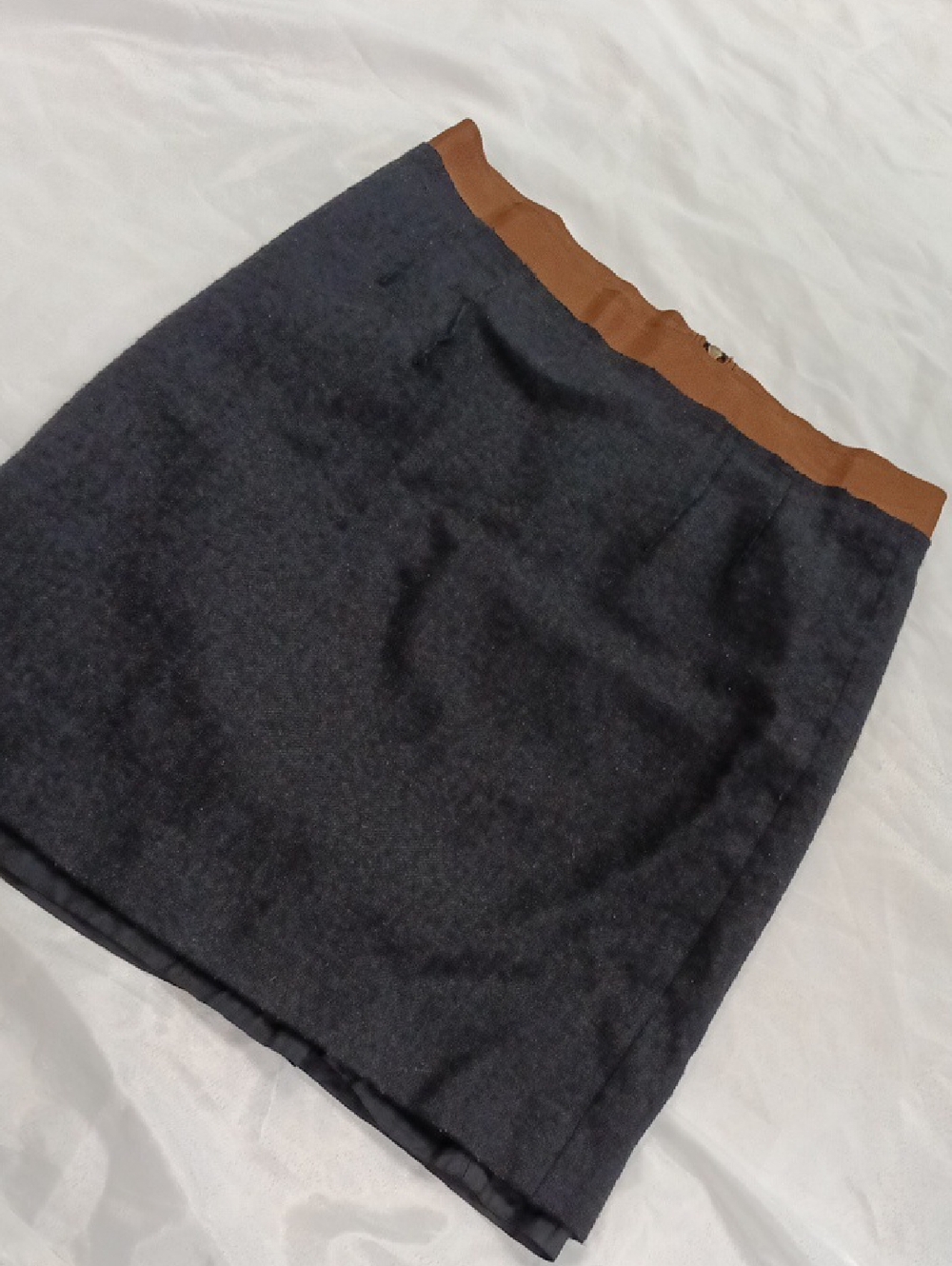 Loft Charcoal Pencil Skirt with Tan Waistband 70 % Wool Lined